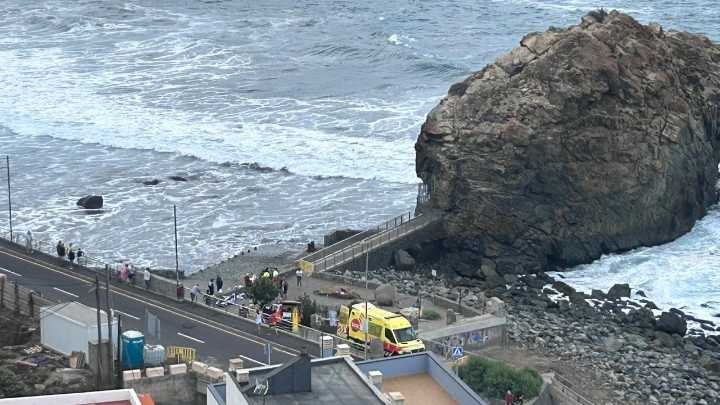 Al menos tres muertos y tres heridos por un golpe de mar en el sur de Tenerife