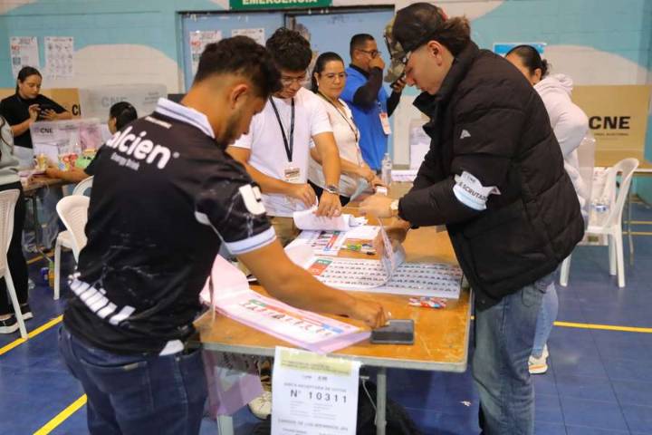 Congreso hondureño no validará proceso electoral y denuncia golpe en curso