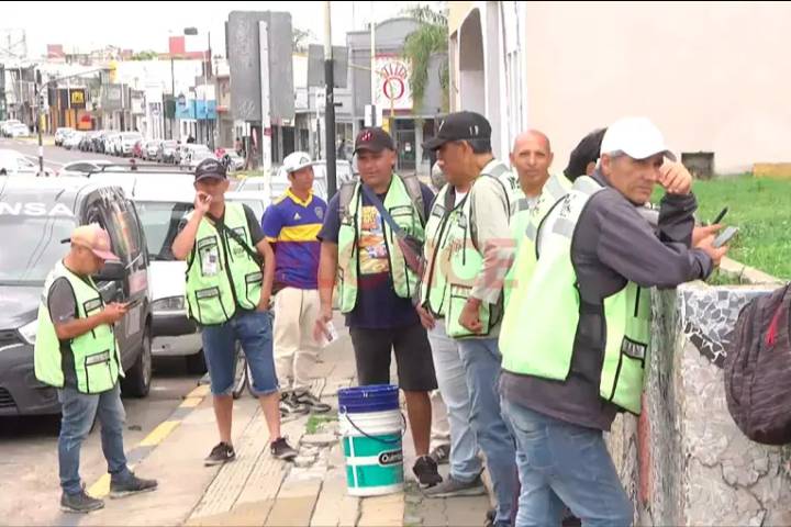 Tarjeteros renovaron carnets y pidieron ser incluidos en nuevo sistema de estacionamiento medido