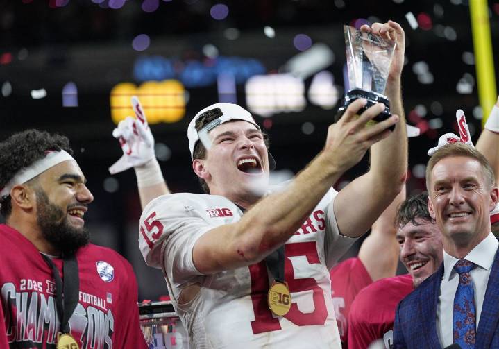 Steelers NFL draft QB watch: Fernando Mendoza further cements top spot in class