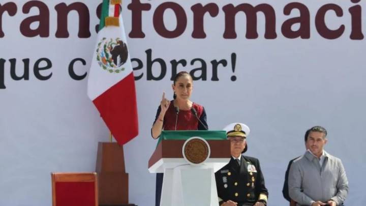 Sheinbaum reúne a miles en el Zócalo para conmemorar siete años de la Cuarta Transformación