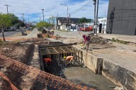 Continúan los trabajos en el desagüe pluvial de avenida Colón