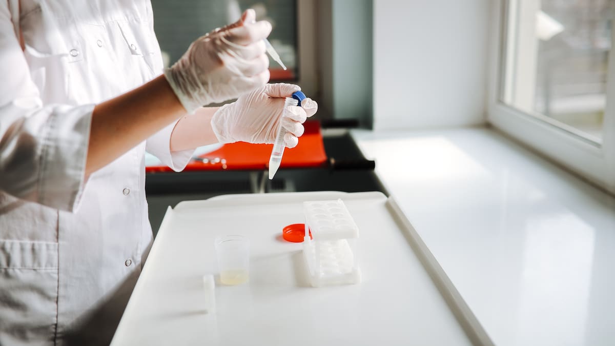 Un donante de esperma portador de un gen cancerígeno engendró casi 200 hijos, 35 en España