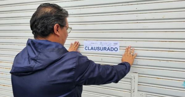 Clausuraron una veterinaria por arrojar residuos en plena avenida Independencia