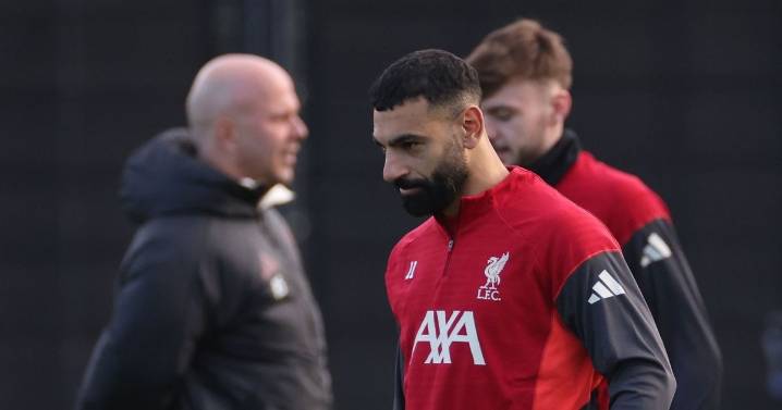 Mohamed Salah future LIVE: Carragher 'U-turn', Slot comments, Van Dijk Liverpool verdict