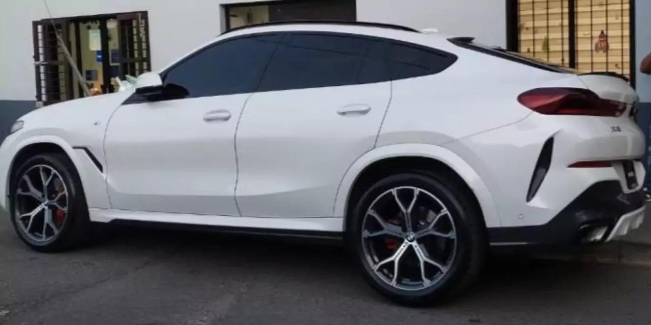 Recuperan camioneta BMW robada en el centro de Oaxaca