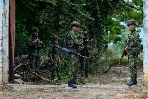 Ordena ELN confinamiento de civiles ante amenazas de Trump