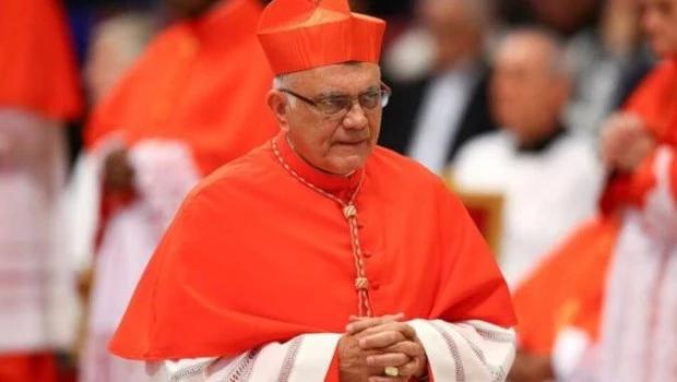 Anulan el pasaporte del cardenal venezolano Baltazar Porras antes de viajar a Bogotá, donde haría escala rumbo a España