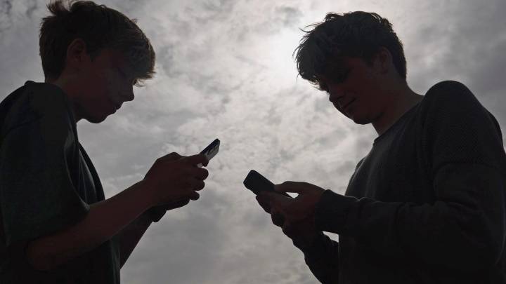 Reddit challenges Australia’s ban on social media use by teens