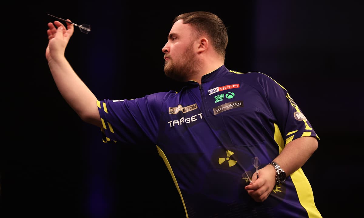 What time is Luke Littler playing tonight at the World Darts Championship?