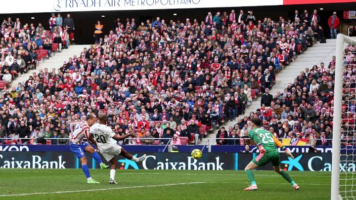 El Atlético vuelve a la senda de la victoria gracias a una genialidad de Griezmann (2