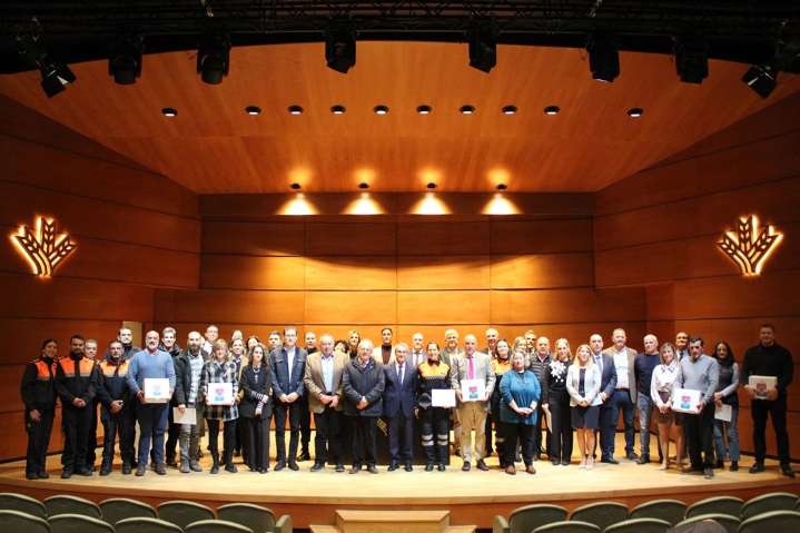 El proyecto Corazón Rural amplía su alcance dotando a 8 municipios de desfibriladores