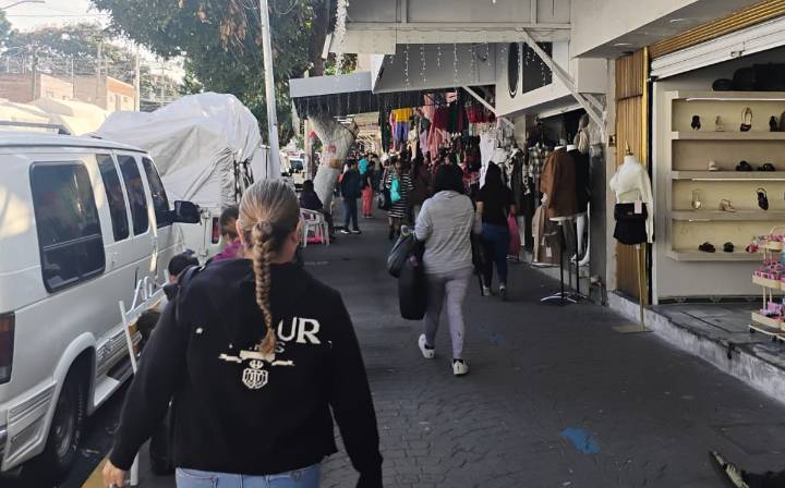 ¿Robo de celulares diario? Esto dicen comerciantes de una zona popular de Guadalajara