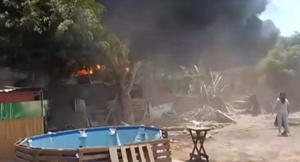 Puente Piedra: Dantesco incendio se desató en almacén de plásticos | VIDEO Más de 18 unidades de bomberos llegaron hasta almacén en Puente Piedra para enfrentar a las llamas.