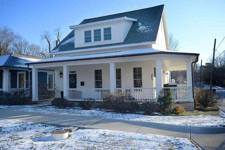 Fayetteville city attorney warns of possible chaos after short-term rental ordinance approval delay