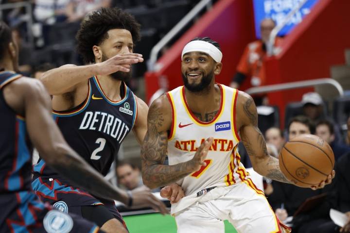 Deadspin | Pistons rally late, then narrowly hold off Hawks