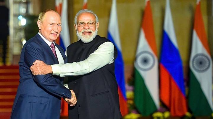 Putin-Modi meet begins with private dinner, major trade in focus