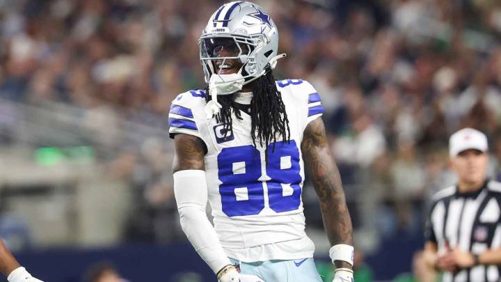 Cowboys’ CeeDee Lamb goes down with concussion after hard fall during Lions game