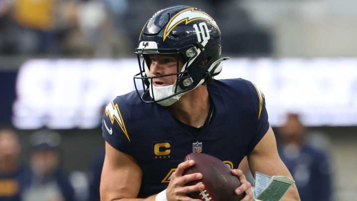 Chargers reveal Justin Herbert update following hand injury