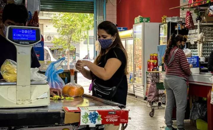 El consumo cayó un 9% mensual en noviembre, según un informe privado