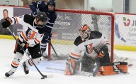 UJ men's hockey defeats UMary