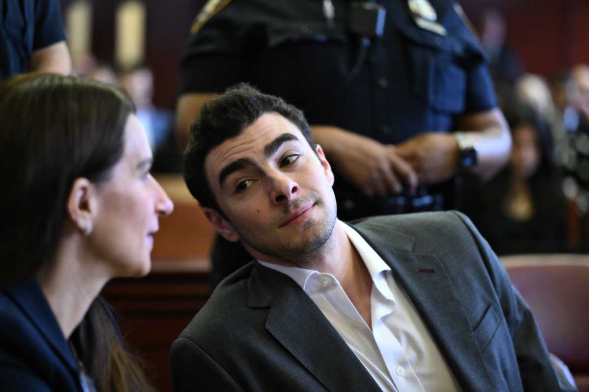 Rookie police officer who took part in Luigi Mangione arrest takes the stand in evidentiary hearing