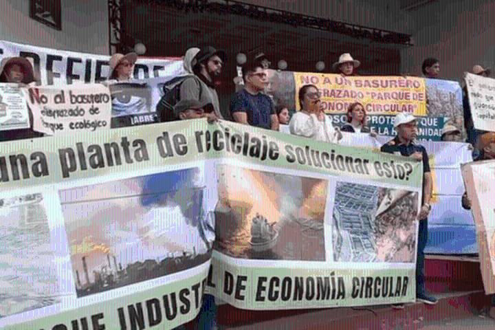 Activistas y pobladores marchan en Tlaxcoapan contra proyecto de economía circular