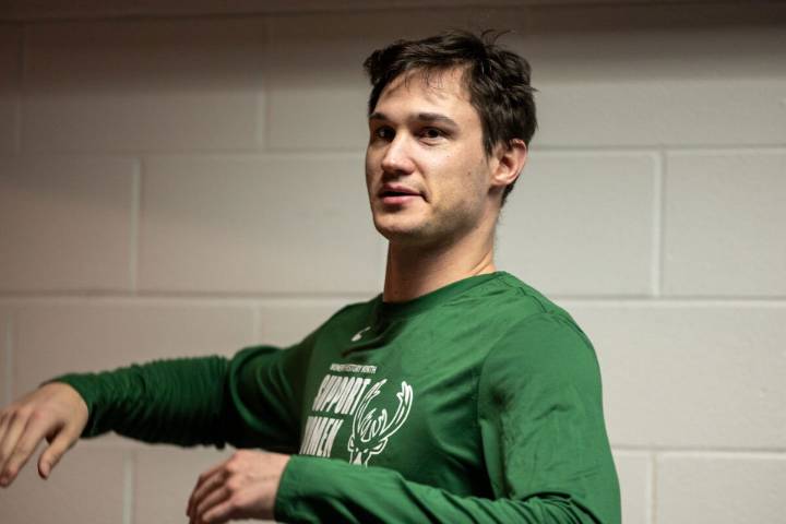 Danilo Gallinari’s Net Worth in 2025: Contract, Salary, Career Earnings and More Here’s a full breakdown of Danilo Gallinari's NBA contract, salary details, career earnings, endorsements and business 