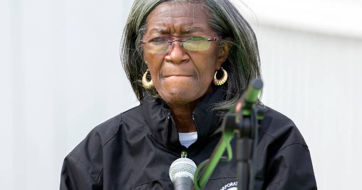 Mayor of Compton calls for city leader's resignation alleging "ongoing divisive dialogue"