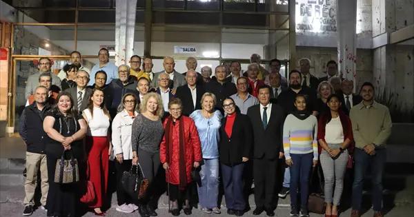 Lastras llama a impedir otro "boicot" y exige concluir sesión del CDU