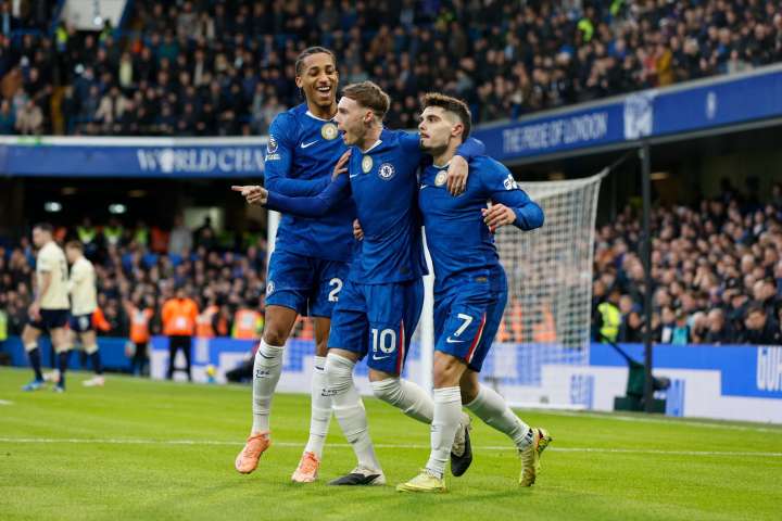 Chelsea venció 2-0 al Everton y retomó la senda del triunfo en la Premier League