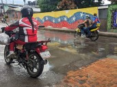 Riachuelo de aguas putrefactas en la calle 3 de San Antonio