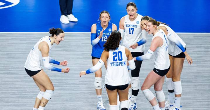 ELITE! Kentucky Volleyball sweeps Cal Poly to advance in NCAA Tournament