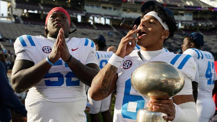 Ole Miss promotes defensive coordinator Pete Golding to head coach, succeeding Kiffin