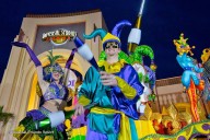 Universal Orlando anuncia regreso de Mardi Gras 2026 con desfiles, música en vivo y sabores internacionales