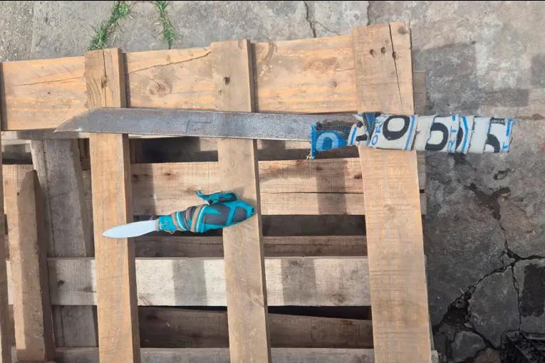 Atacó con un machete a padre e hijo “porque se negaron a pagar una deuda”