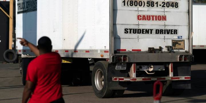 Federal review finds 44% of US trucking schools don’t comply with government rules