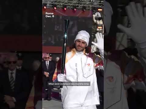 Russia launches strike on Ukrainian apartment building