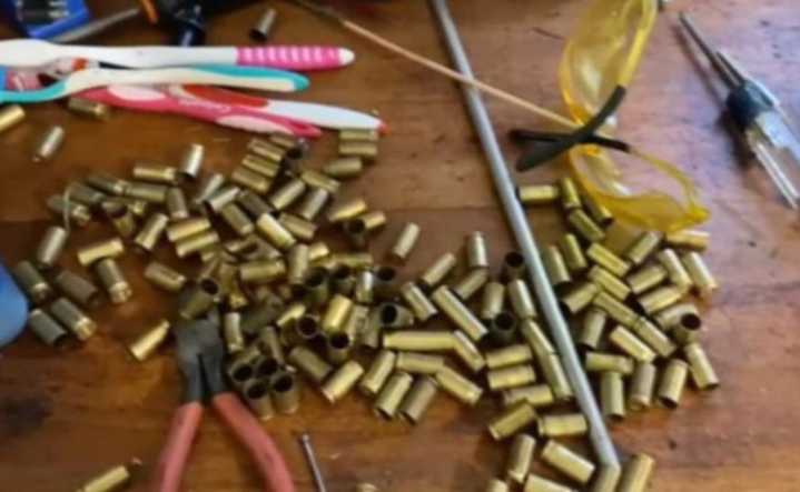 Desmantelan taller clandestino con explosivos y fusiles en Bogotá