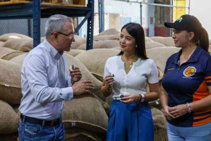 Gobierno Bolivariano exportó 200 toneladas de cacao a Rusia