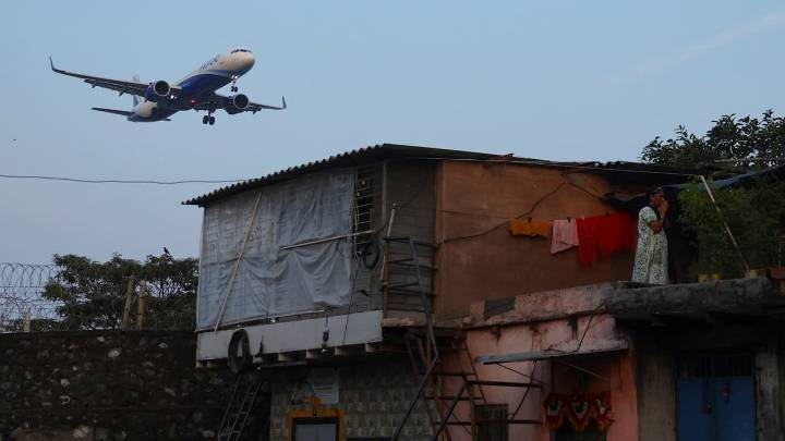Cancelled over 800 flights on Saturday; addressing refund issues on priority: IndiGo