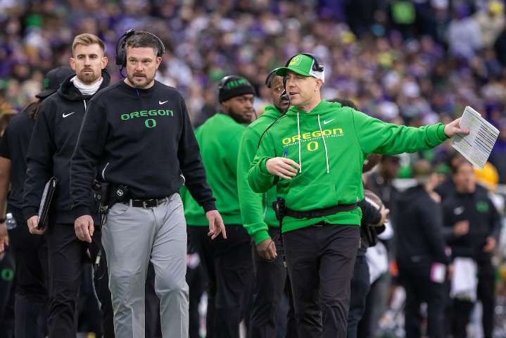 Will Stein, Tosh Lupoi staying for Oregon’s playoff run