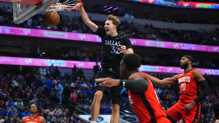 Anthony Davis bounces back from rough game with 29 points as Mavs beat Rockets