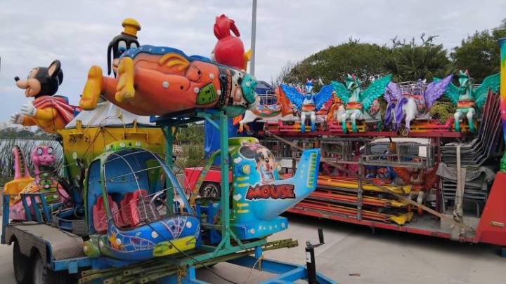 Avanza instalación de la Villa Navideña 2025 en Mazatlán