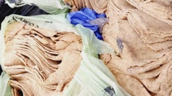 Insólito operativo en Santiago del Estero: cayó un puestero que vendía milanesas hechas con papel higiénico en una feria