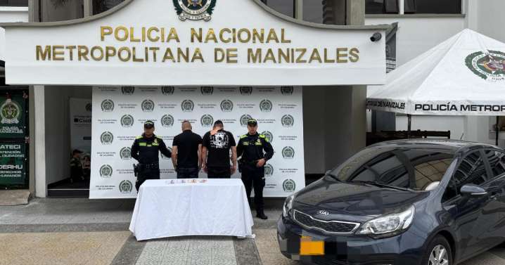 Comunidad y taxista detienen a ladrones tras hurto en cajeros del Parque Caldas en Manizales