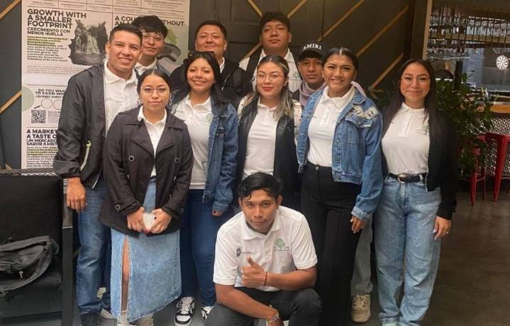 Estudiantes del Tec llevan la meliponicultura a congreso internacional