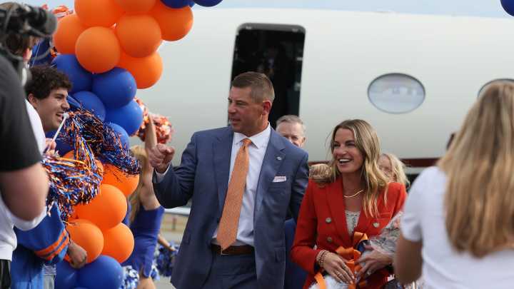 New coach or no coach? Should the early signing period be pushed back?