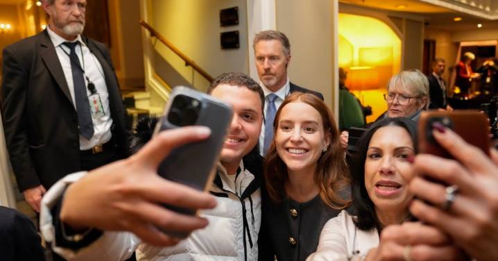 No participó Machado ni en la procesión de antorchas ni en el banquete del Nobel