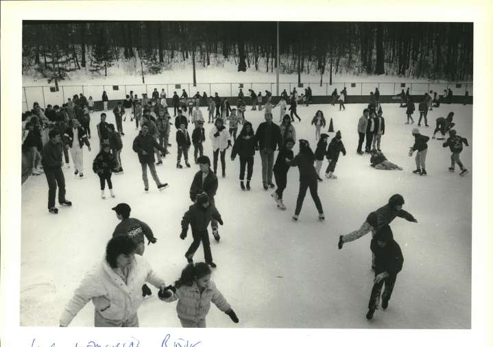 A winter tradition: Vintage photos of the WWII Veterans War Memorial Skating Rink on Staten Island